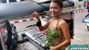 Sexy Thai babe ready to board tuk en route to the porn studio