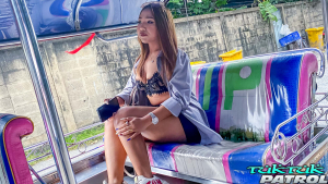 Asian thick body boards tuktuk enroute to porn set
