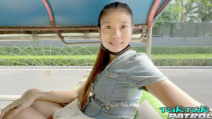 After meeting a horny stud in the park Thai babe boards Tuk with him