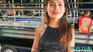 Thai hotmom riding Tuk happy to return to the adult screen